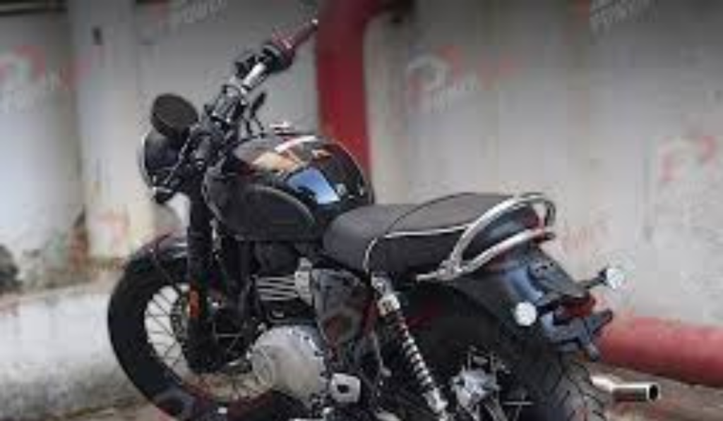 Triumph Bonneville 400 Spotted